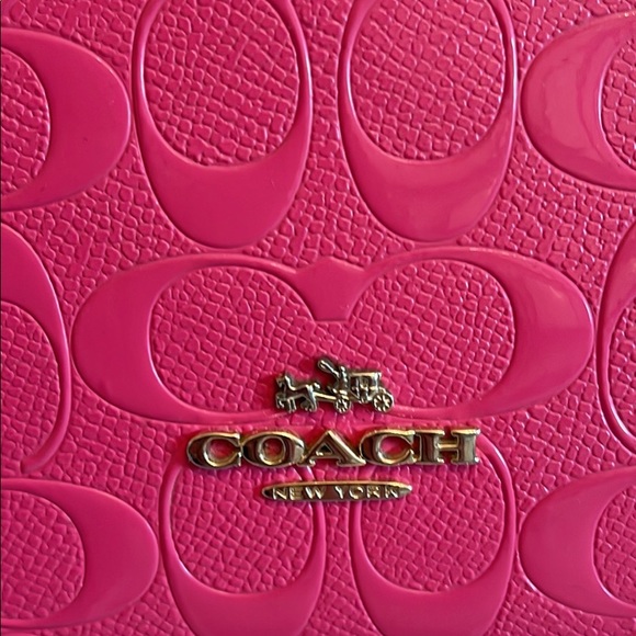 Limited edition colour COACH handbag - Picture 4 of 4